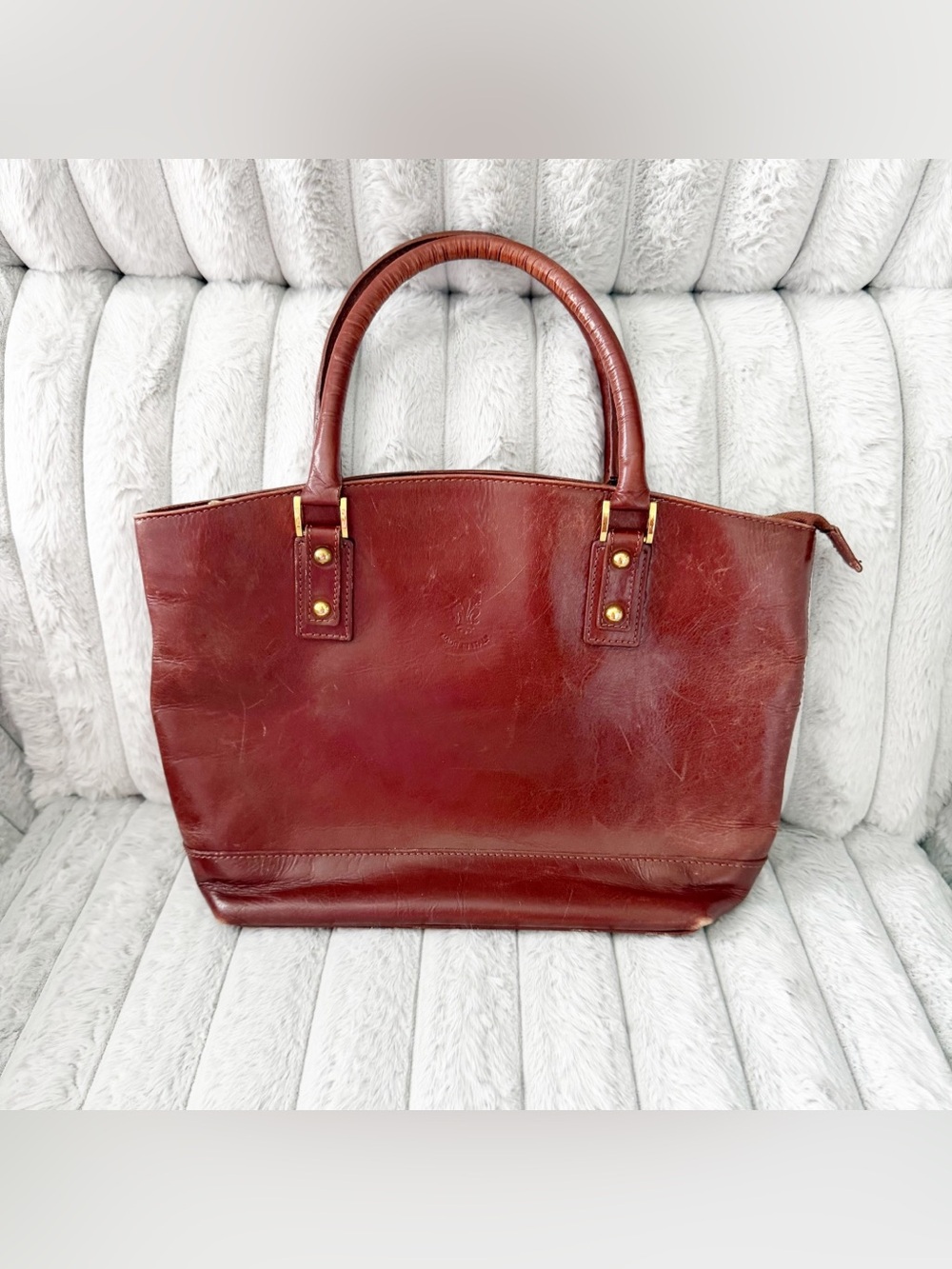 Vera Pelle vintage leather crossbody handbag.